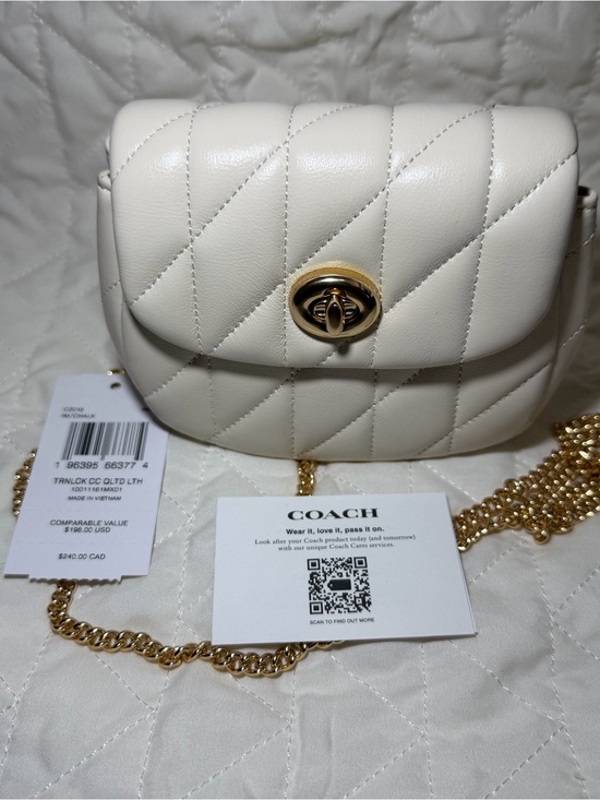 Coach Handbags - COACH Cream Quilted Leather Crossbody with Gold Turnlock
